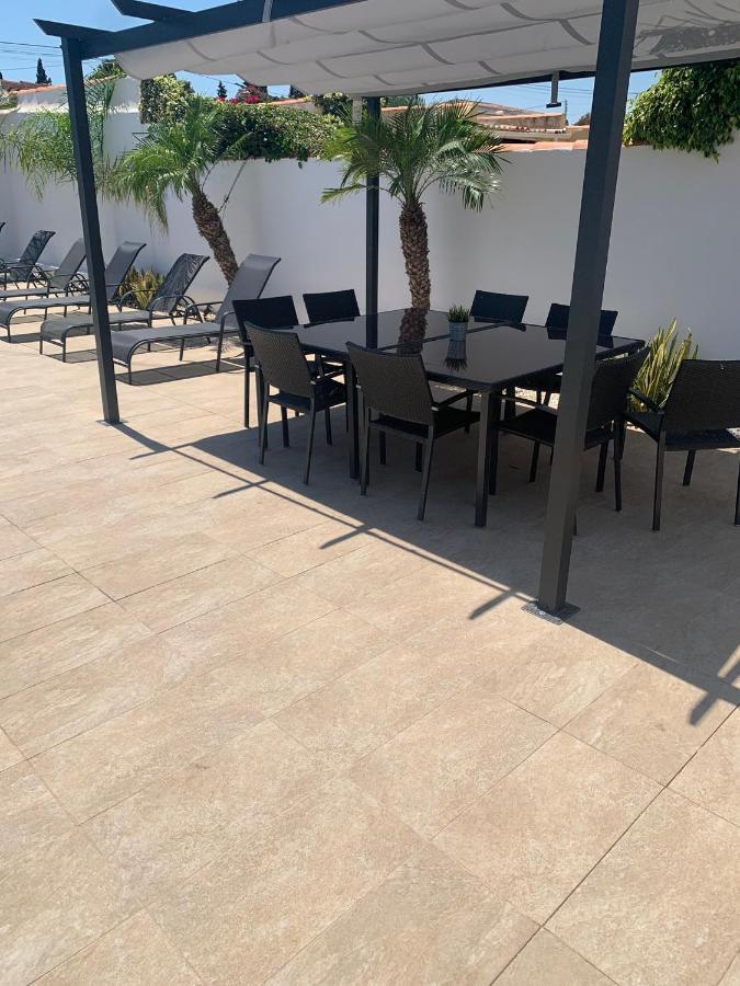 Campoamor Villa & Private Pool, Garden & Roof Terraces Distant Sea Views 奥里韦拉 外观 照片