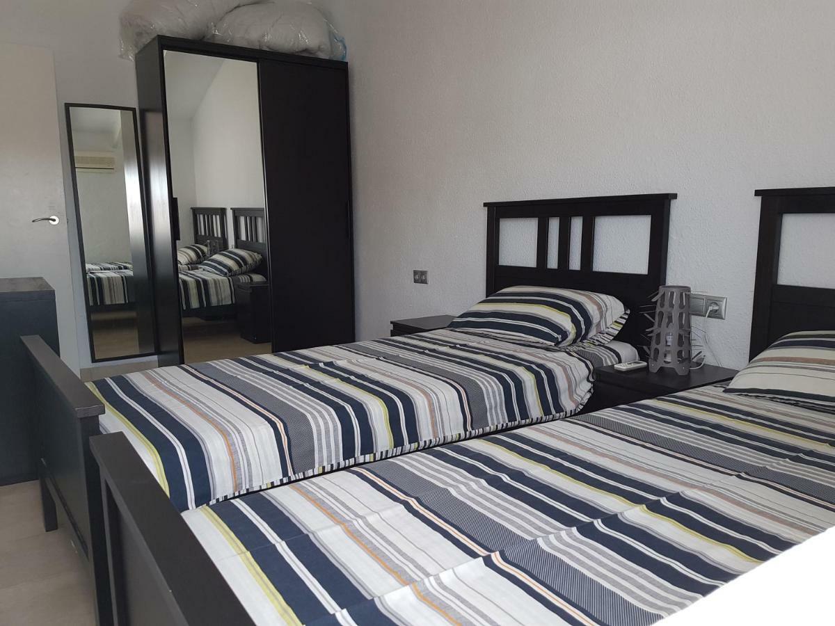 Campoamor Villa & Private Pool, Garden & Roof Terraces Distant Sea Views 奥里韦拉 外观 照片